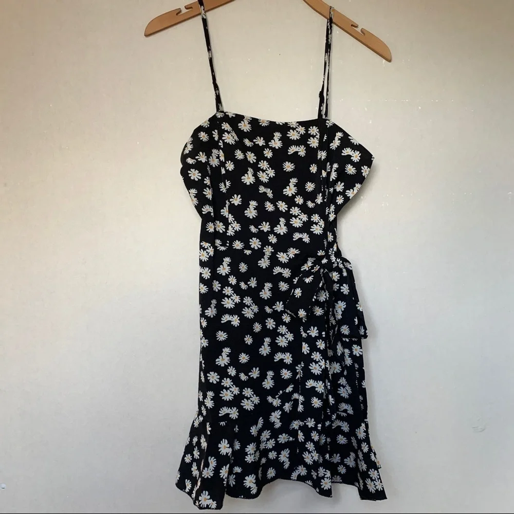 Shein Daisy Faux Wrap Dress - Picture 3 of 6